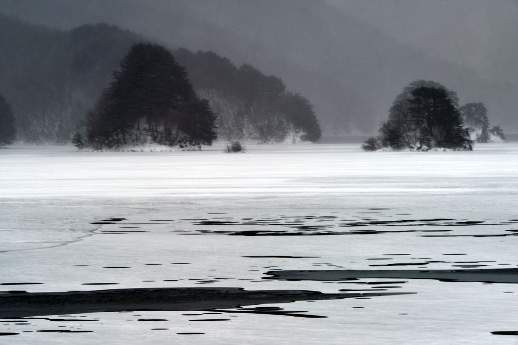 寂寥の氷湖