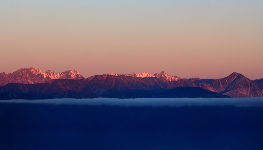 雲上北連山