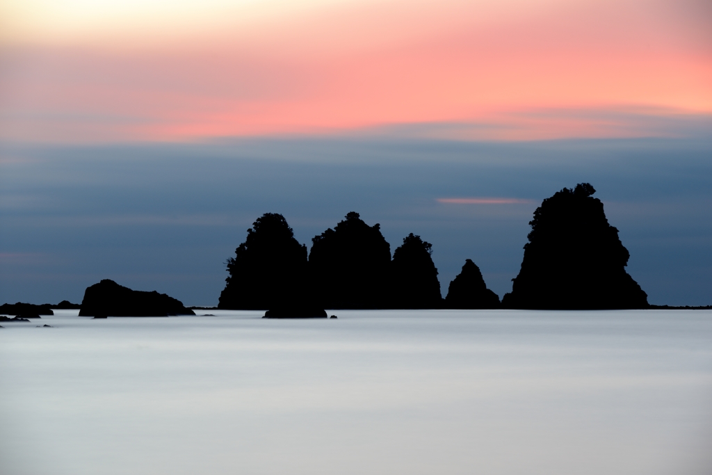 春の海（紅梅色と白梅鼠色）