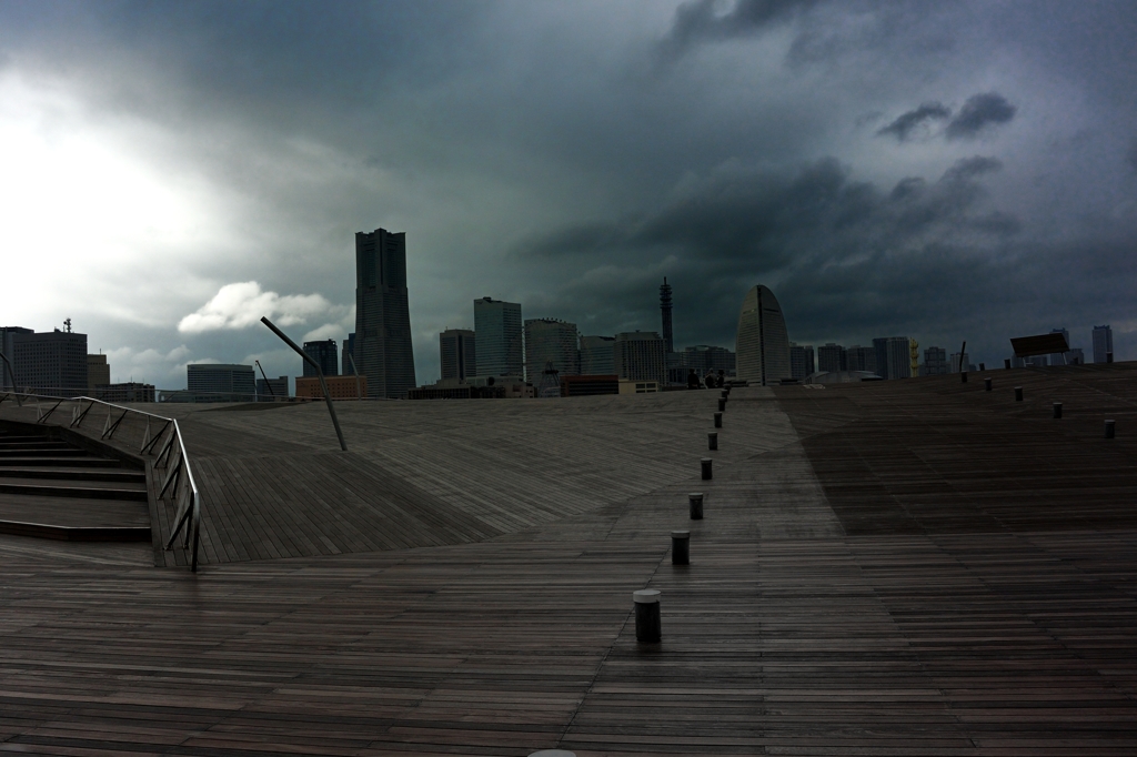 Gray sky in Yokohama