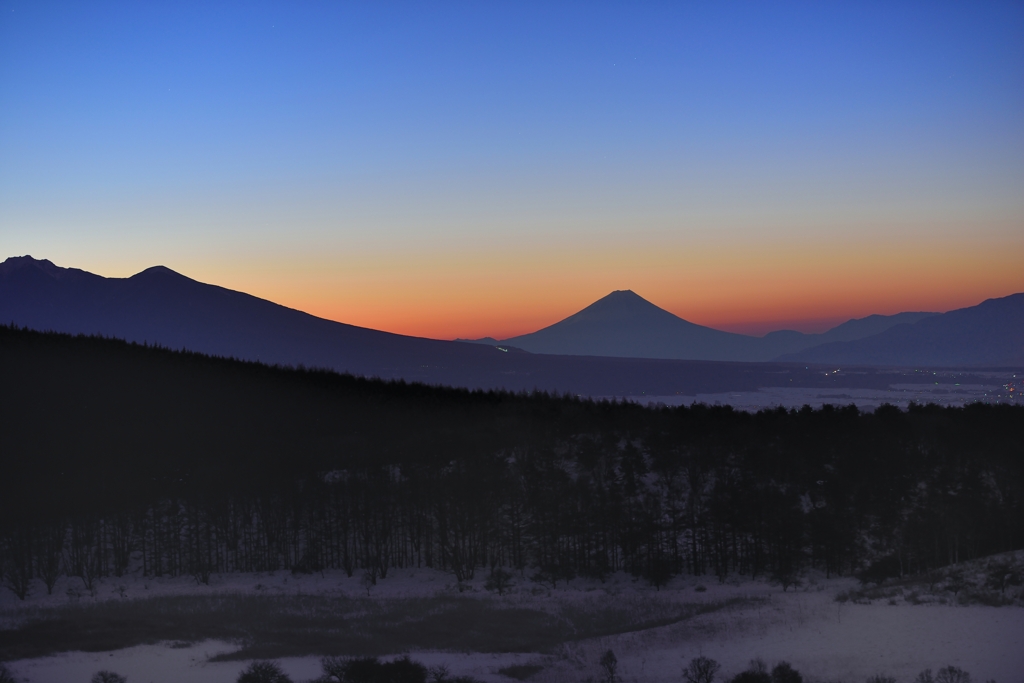 霧ヶ峰高原の黎明