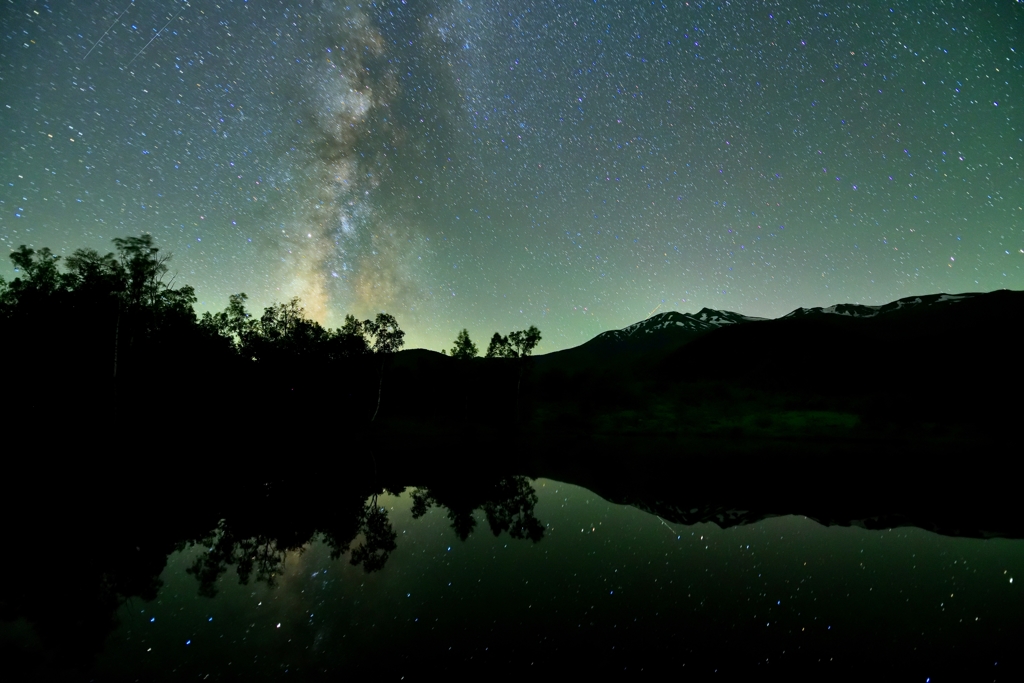 満点の星をいただく果てしない光の海