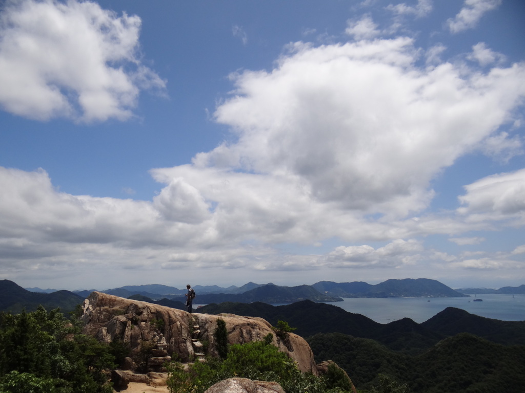 山頂の大岩