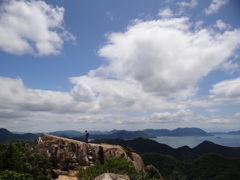 山頂の大岩