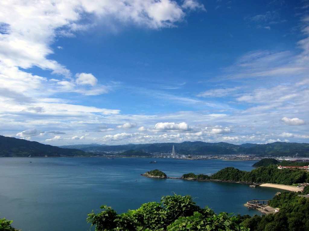 ぁの夏も 海も 空も