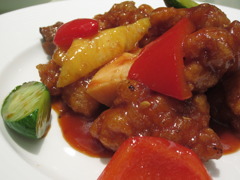 I鶏肉とフルーツの甘酢あんかけ