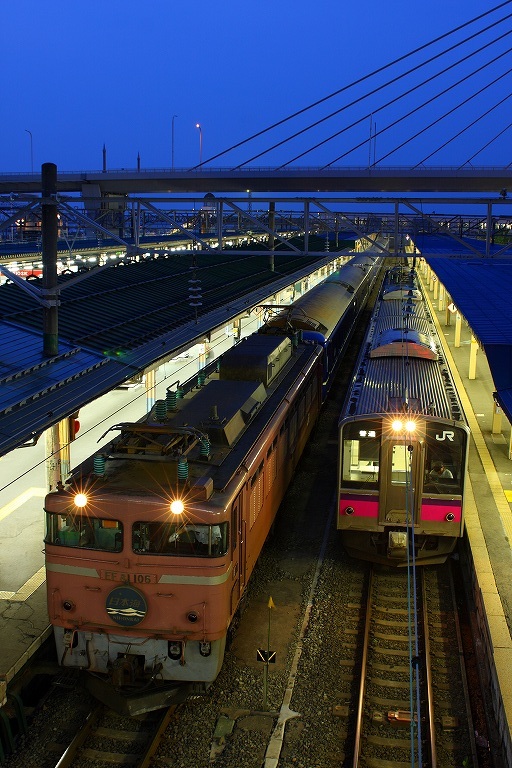 ブルーなトレイン。　4002レ　寝台特急日本海　青森駅