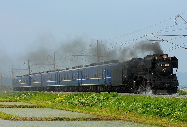 単線電化、奥羽本線の景色です。　試9652レ　D51-498＋12系6B