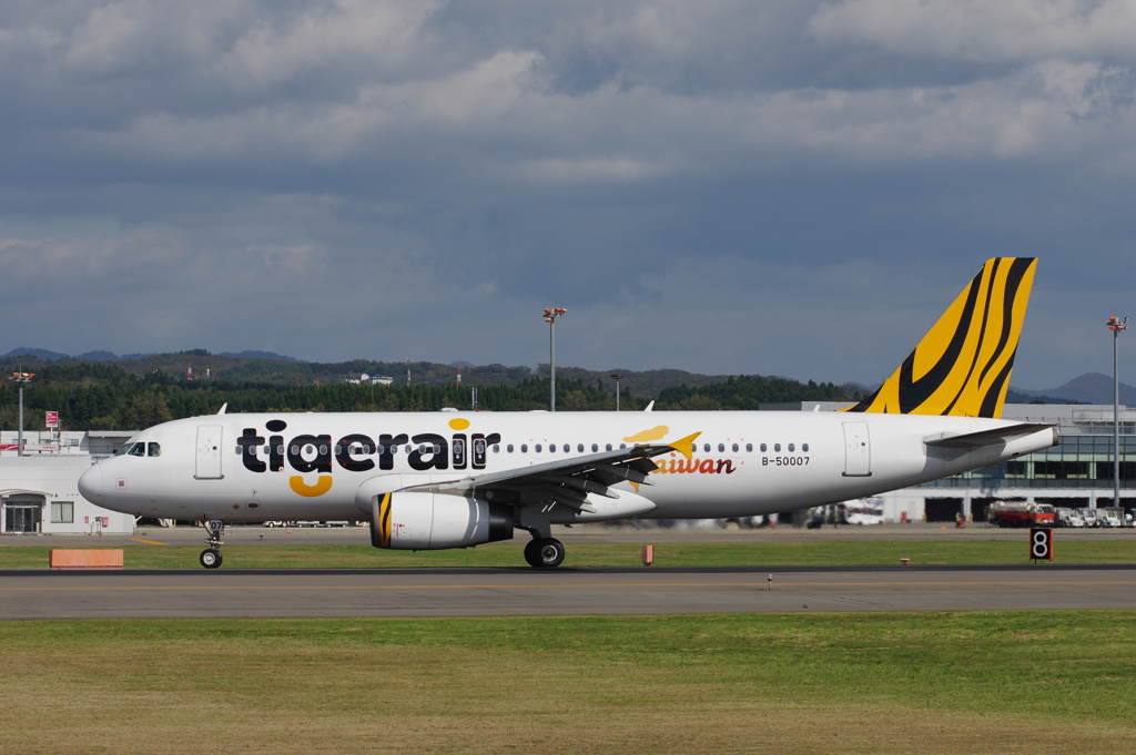 tiger-air A320-200 B-50007