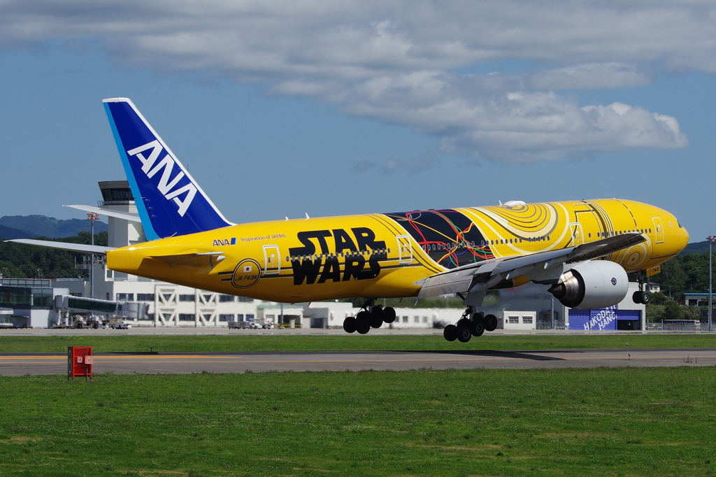 ANA B777-200 JA743A