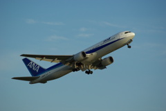 B767-300 JA8674