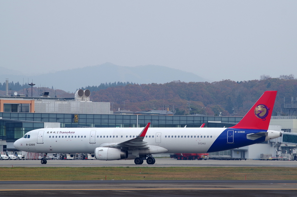 Trans Asia A321-200 B-22610