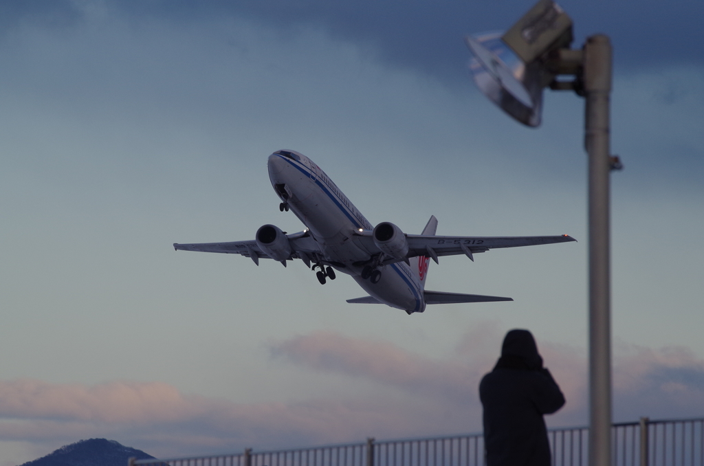 CCA B737-800 B-5312