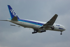 B777-200 JA703A