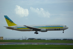 B767-300  JA98AD 