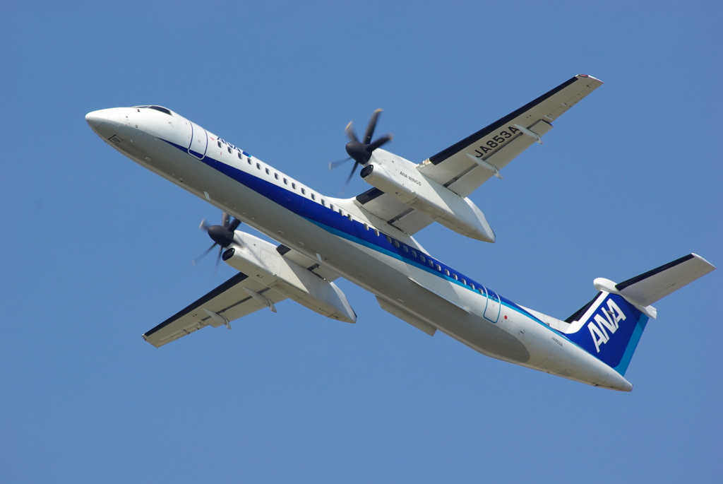 DHC8-Q400 JA853A(2)