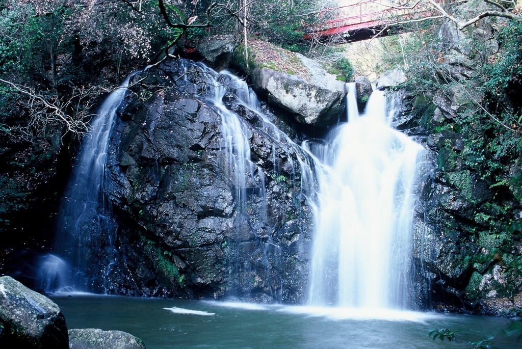 竜吟の滝