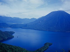 中善寺湖と男体山