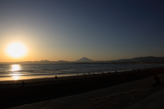 Sunset over Katase-Nishi Beach