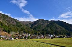 かやぶきの里遠景