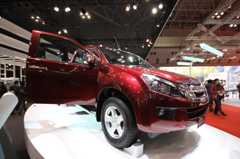 ISUZU ピックアップトラック