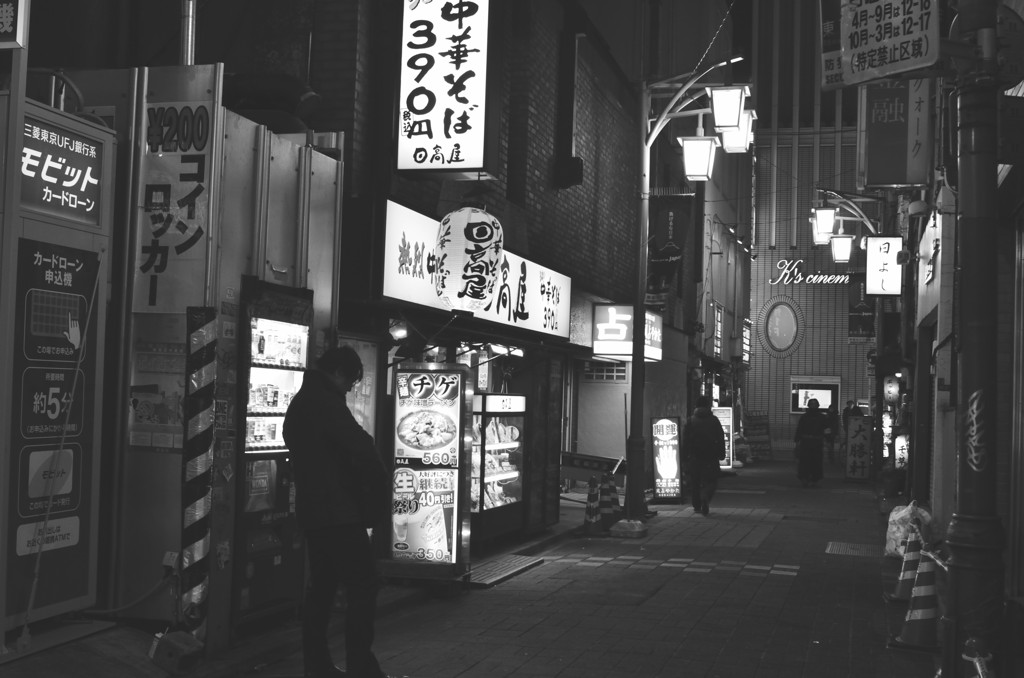 喧騒の外れにて