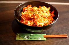 キャベツとシャケのトマト炒め