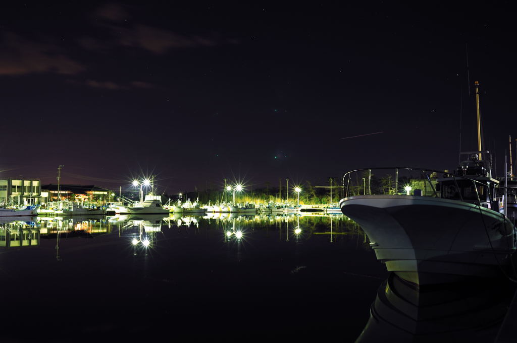 深夜の漁港
