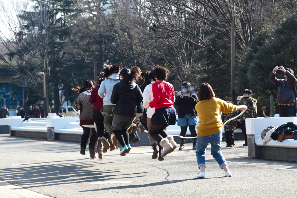 跳ぶ