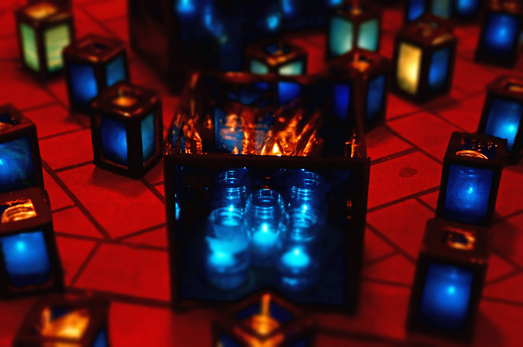 Candles　on　the　orange　floor