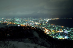 山の向こうは光の海