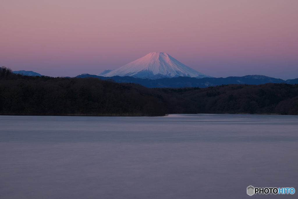 富嶽よ永遠に～初の狭山湖で紅