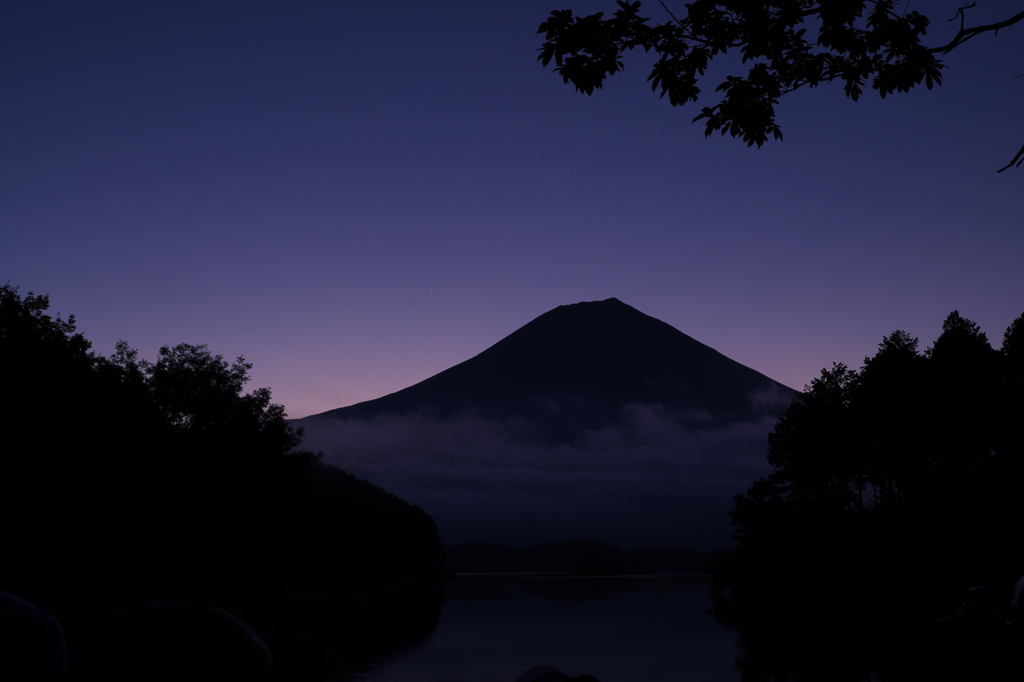 富嶽よ永遠に～未明の静寂