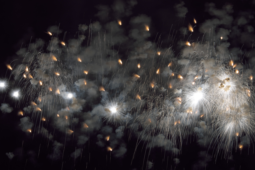 １４年の花火～闇夜の羽根突き