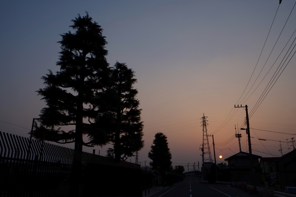 ある丘の街の夜明け