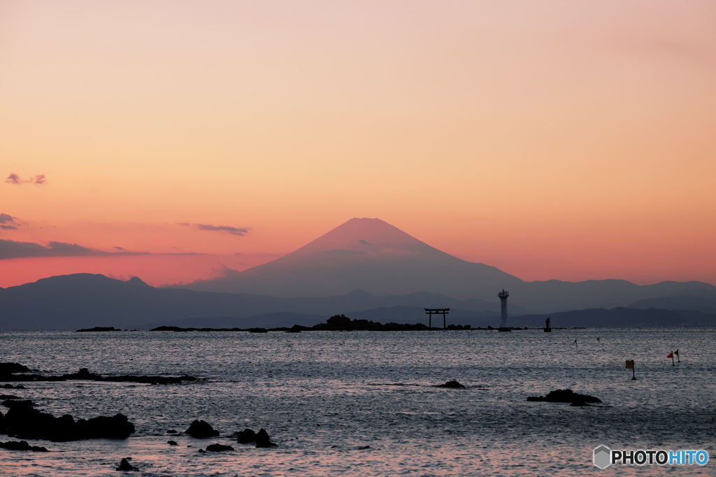 富嶽よ永遠に～夕焼けの海に浮かぶ