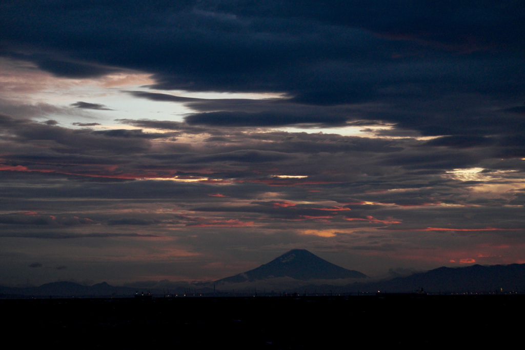 富嶽よ永遠に～幾重もの夕焼け雲