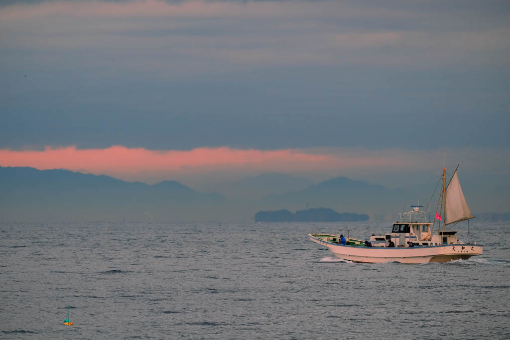 相模湾の夜明け