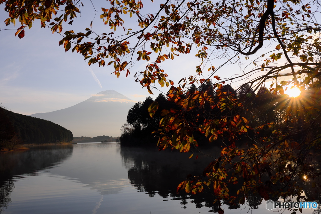 富嶽よ永遠に～紅葉映える