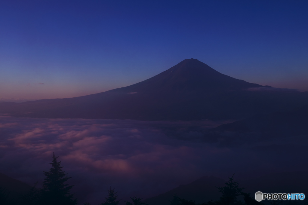富嶽よ永遠に～朝焼け雲海