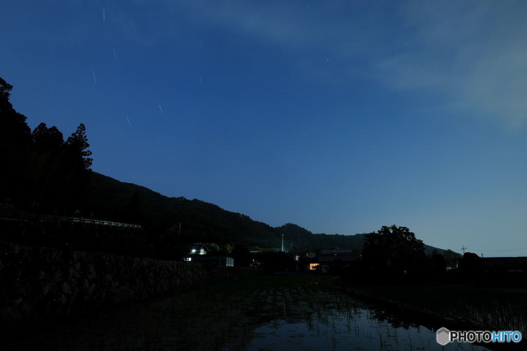 水田と北極星