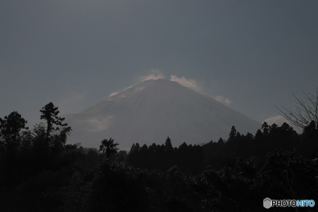 富嶽よ永遠に～湧き出る雲