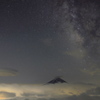 富嶽よ永遠に～天の川に雲海