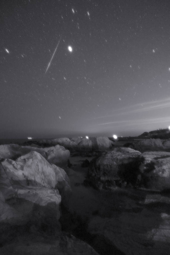 根本海岸にしぶんぎ座の流星