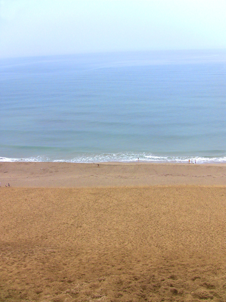 構成-15／The round horizon and small people