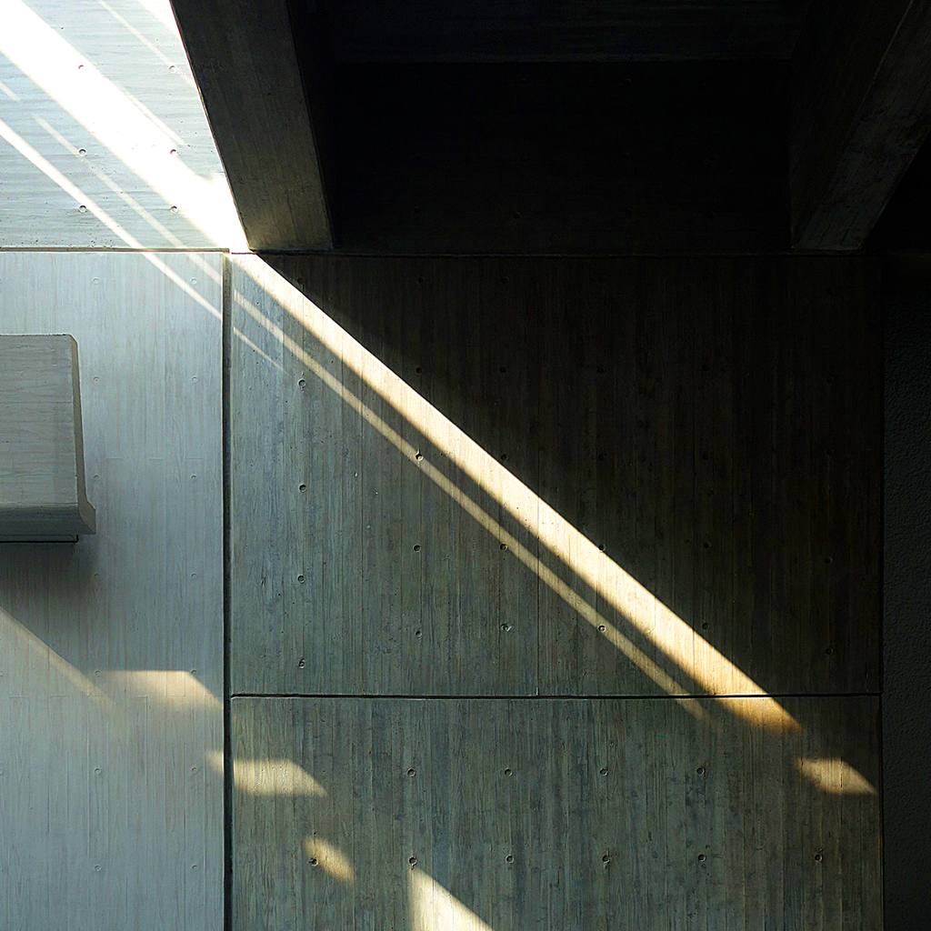 構成-68／Abstract wall with light &darkness
