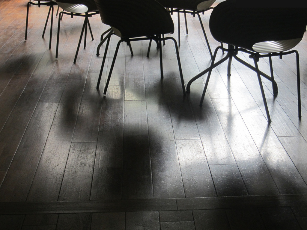 影-49／Chairs like a space insect