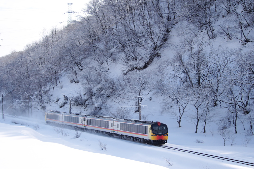 秋田へ向かう　リゾート列車