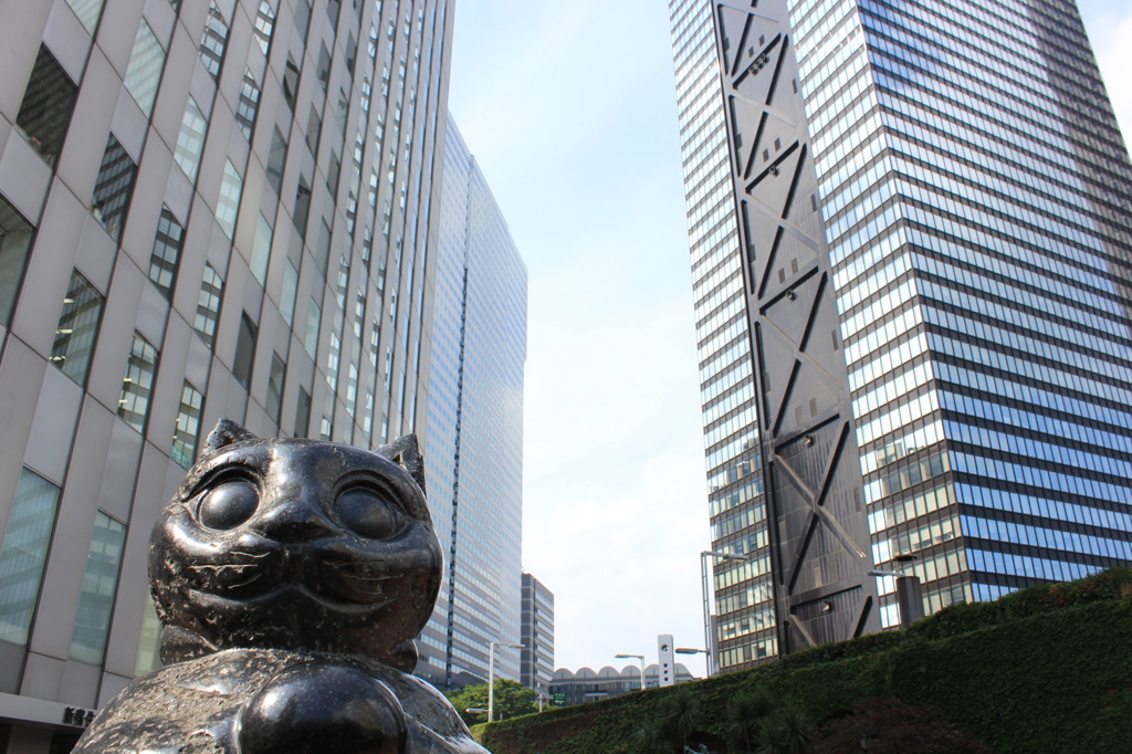 新宿の石猫