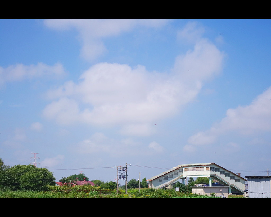 駅遠景